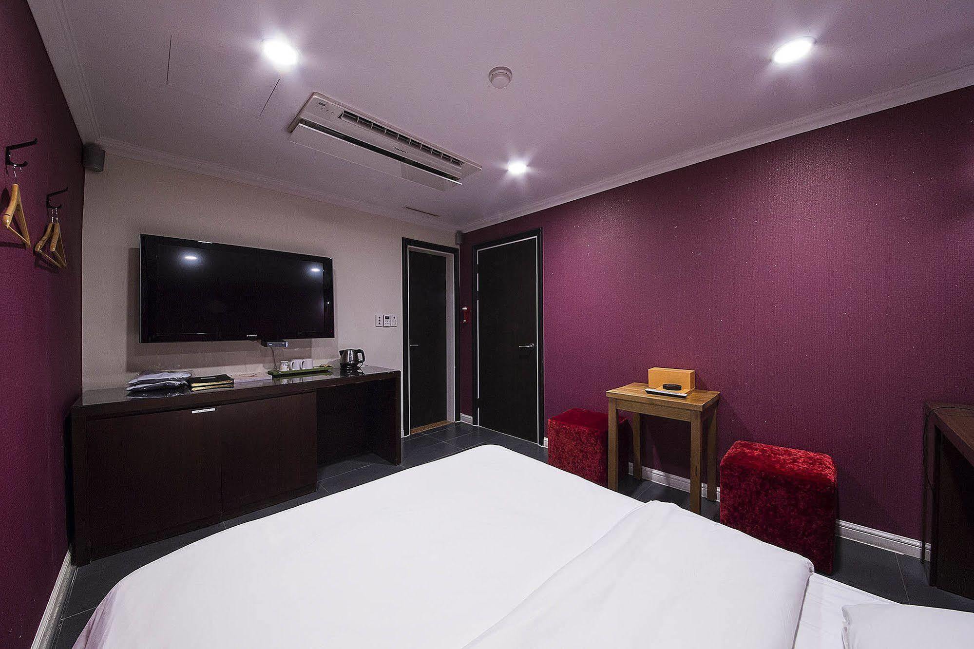 Mate Hotel Seoul Gimpo Экстерьер фото