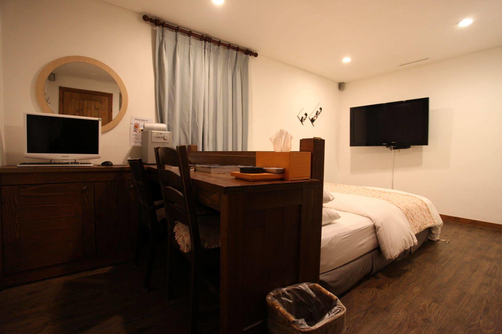 Mate Hotel Seoul Gimpo Экстерьер фото