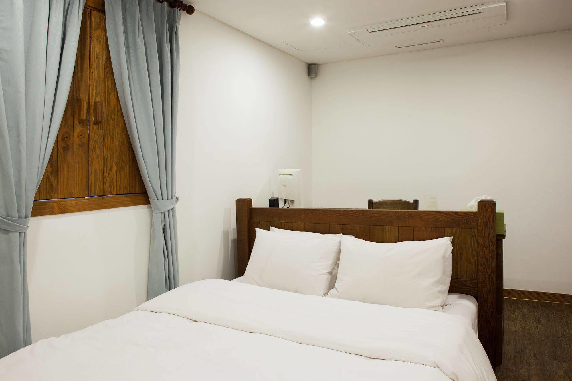 Mate Hotel Seoul Gimpo Экстерьер фото